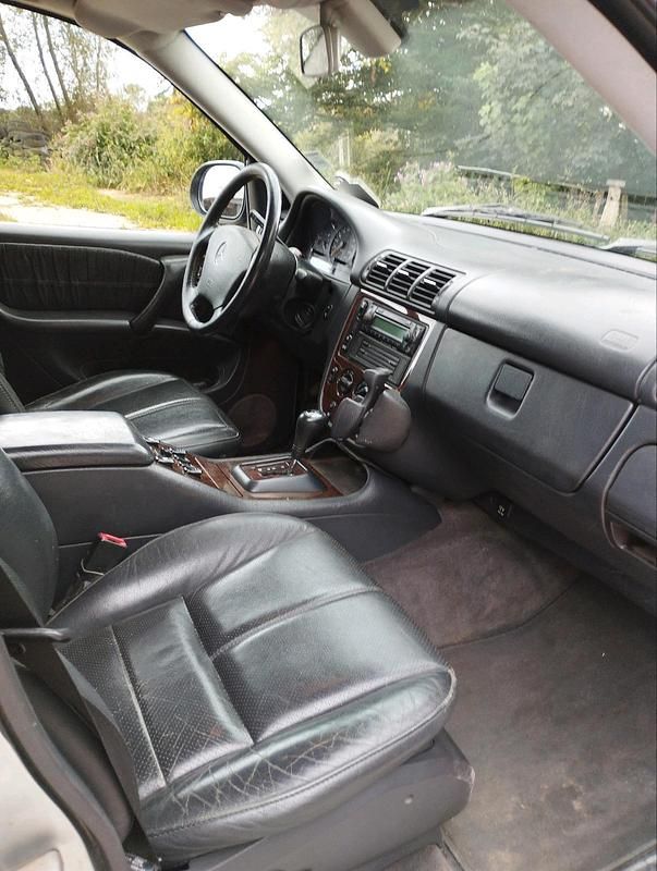 Silber Gebraucht 2001 Mercedes ML270 SUV | 2.500 € (Superpreis) - Bild 1/4