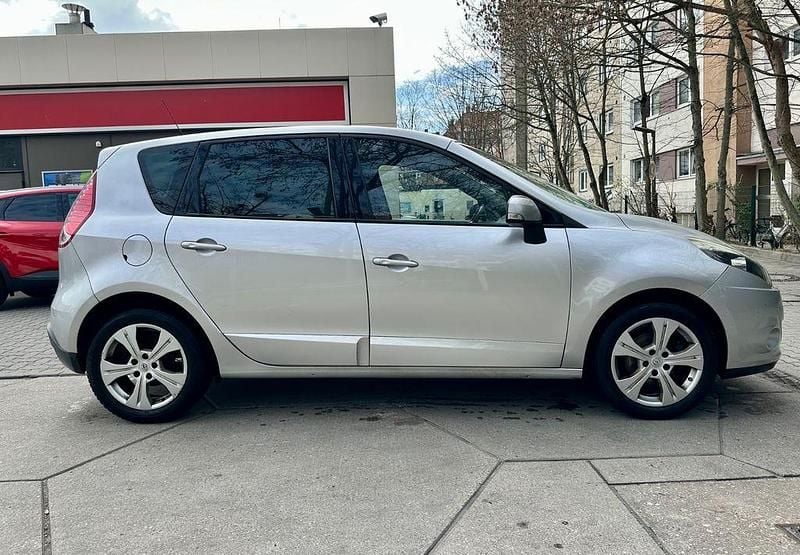 Gebraucht Renault Scénic III Dynamique 110 PS (80 kW) 2010 Grau Van / Kleinbus