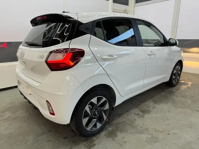 Neu Hyundai i10 77 PS (56 kW) 2025 (atlas white saw) Kleinwagen