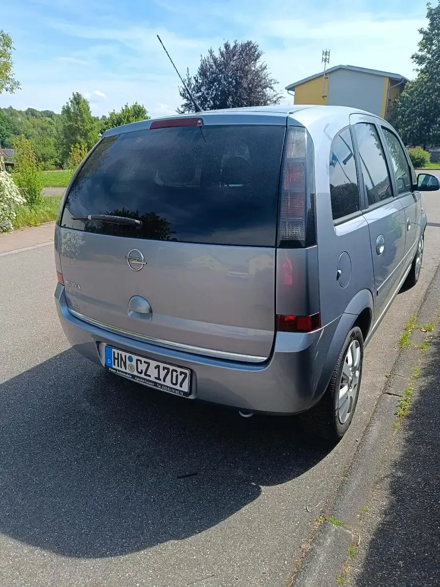 Gebraucht Opel Meriva 105 PS (77 kW) 2009 Silber Van / Kleinbus