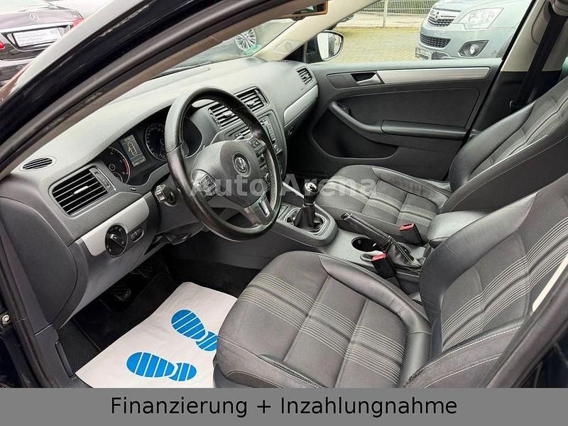 Second-hand VW Jetta Match 105 CP (77 kW) 2013 Negru Berlinǎ