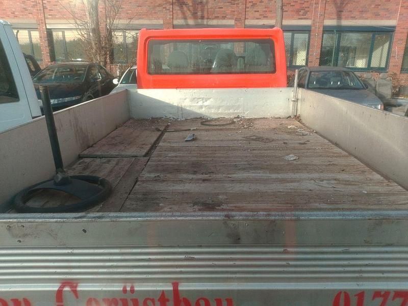 Gebraucht Ford Transit 101 PS (74 kW) 2007 Orange Van / Kleinbus