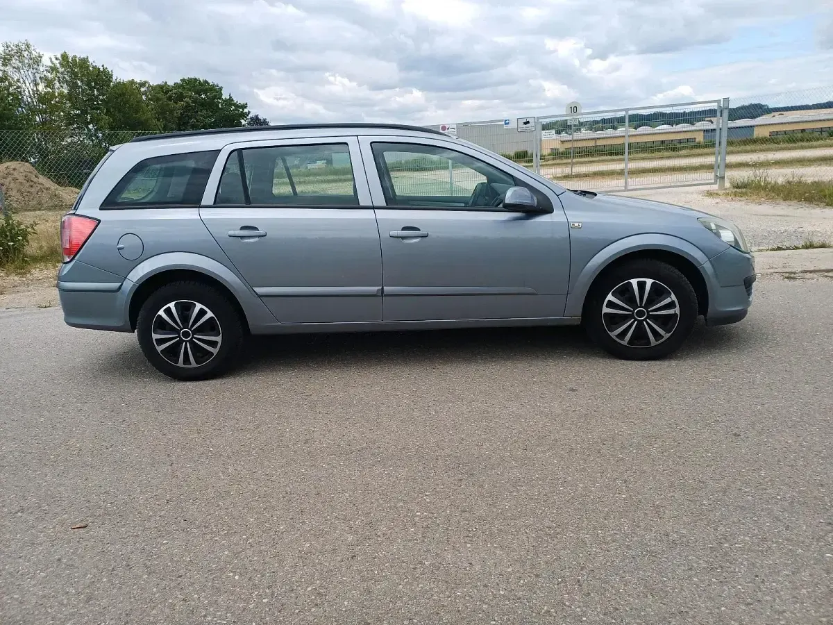 Gebraucht Opel Astra 90 PS (66 kW) 2007 Grau Kombi