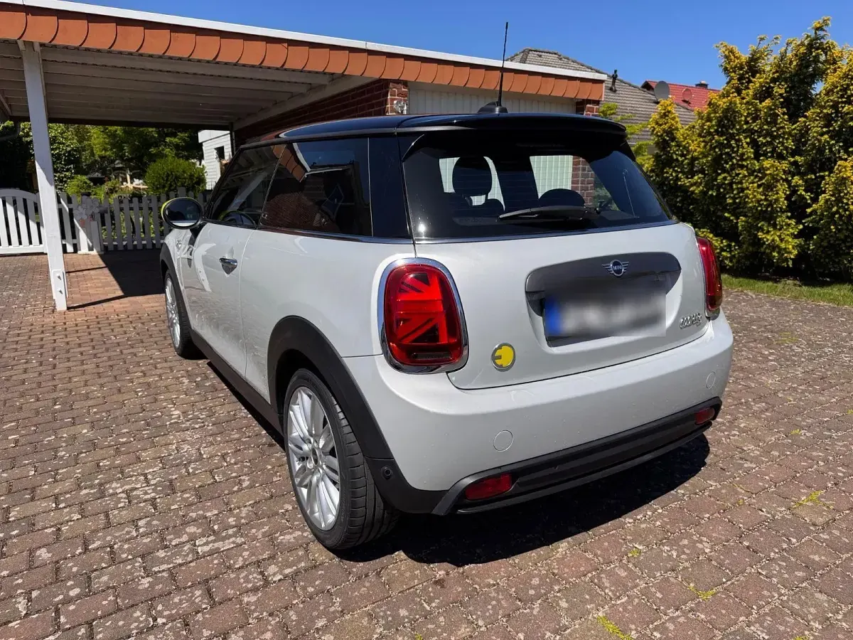 Gebraucht Mini Cooper SE 135 kW (184 PS) 2020 Weiß Kleinwagen
