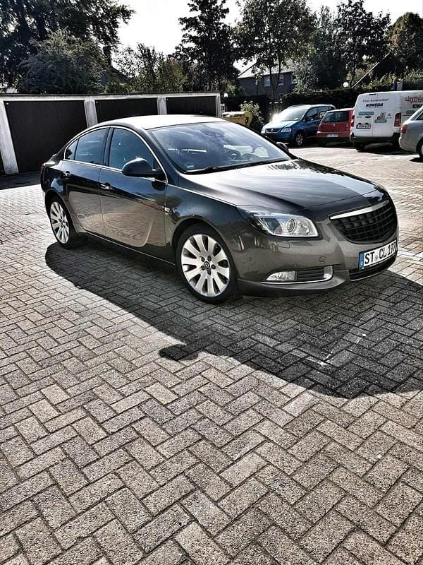 Grau Gebraucht 2010 Opel Insignia OPC Limousine | 2.000 € (Superpreis) - Bild 1/4