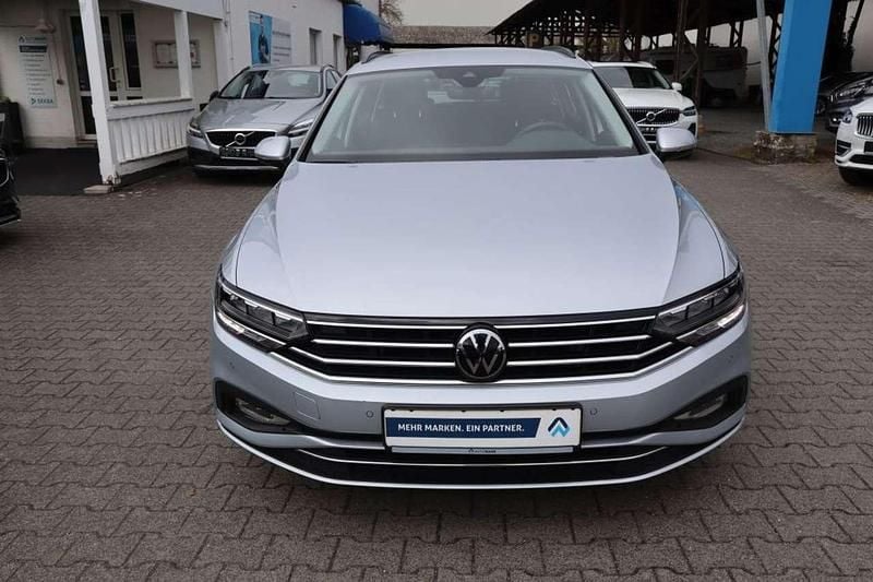 Gebraucht VW Passat Business 150 PS (110 kW) 2022 Scale silver metallic Kombi