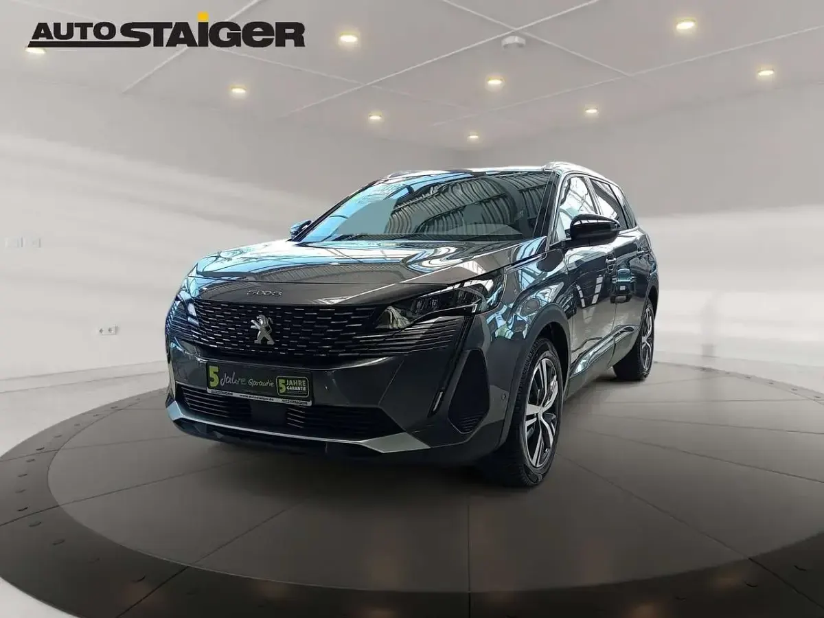 Gebraucht Peugeot 5008 Allure 131 PS (96 kW) 2024 Platinumgraumetallic SUV