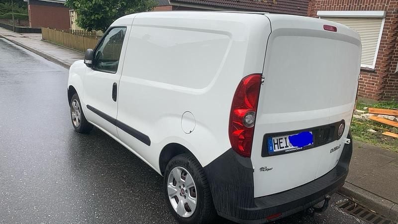 Weiß Gebraucht 2012 Fiat Doblò Van / Kleinbus | 7.450 € - Bild 1/4