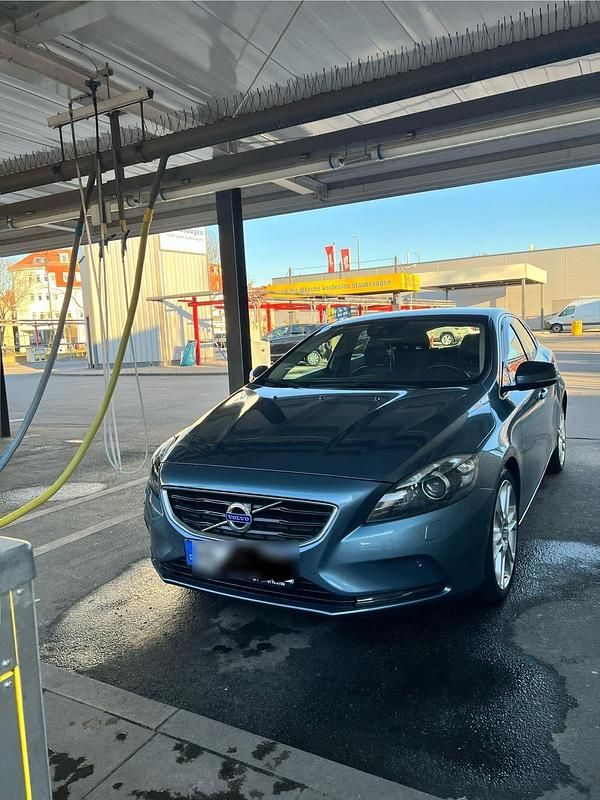 Blau Gebraucht 2012 Volvo V40 Limousine | 9.300 € (Fairer Preis) - Bild 1/4