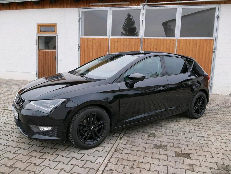 Schwarz Gebraucht 2016 Seat Leon FR Kombi | 12.700 € (Fairer Preis) - Bild 1/4