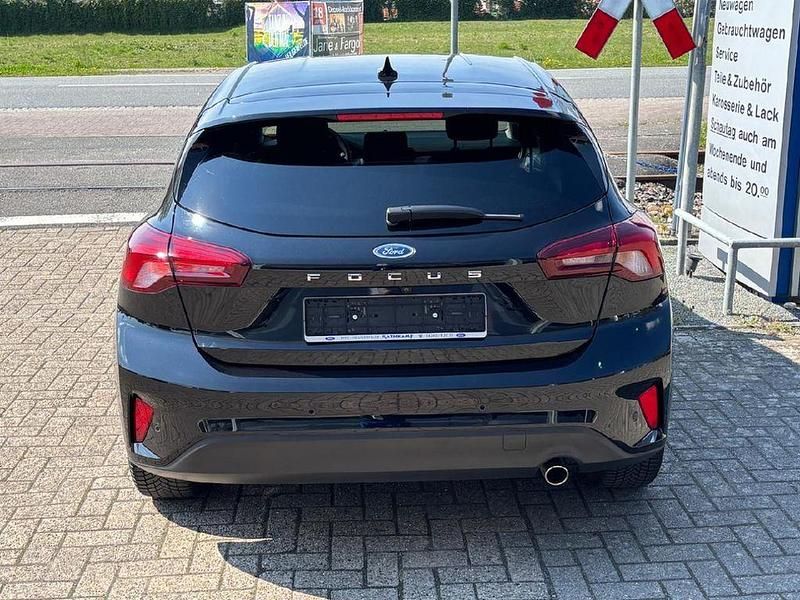 Gebraucht Ford Focus Cool & Connect 101 PS (74 kW) 2022 Schwarz Limousine