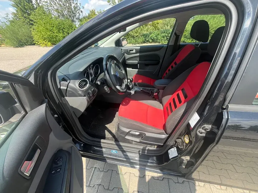 Gebraucht Ford Focus 116 PS (85 kW) 2009 Schwarz Kombi