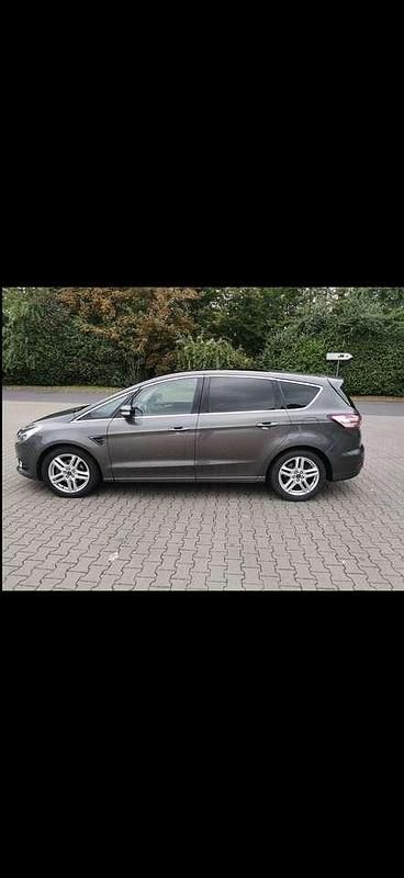Gebraucht Ford S-MAX Titanium 179 PS (131 kW) 2016 Van / Kleinbus