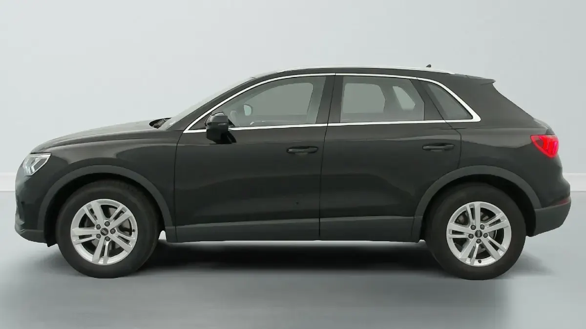 Gebraucht Audi Q3 Business 150 PS (110 kW) 2023 Schwarz (noir mythic) SUV