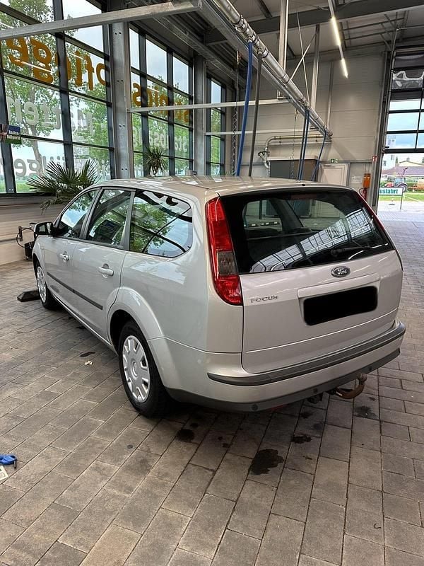 Używany Ford Focus 116 KM (85 kW) 2007 Srebrny Kombi