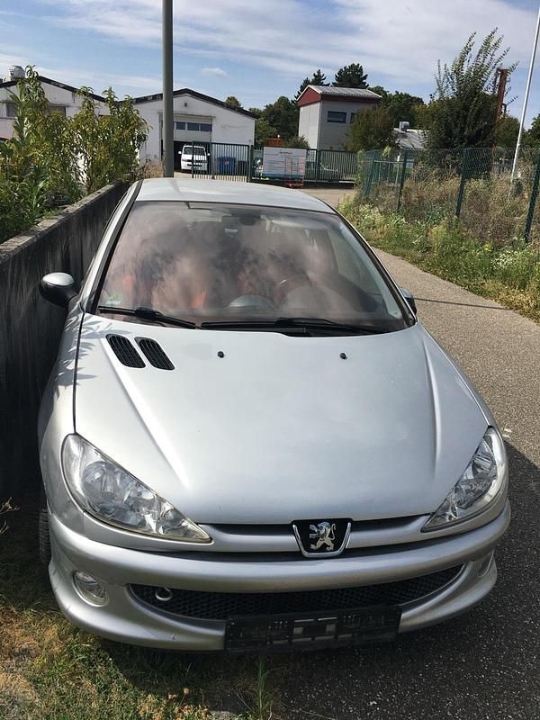 Silber Gebraucht 2005 Peugeot 206 Kleinwagen | 580 € (Superpreis) - Bild 1/4
