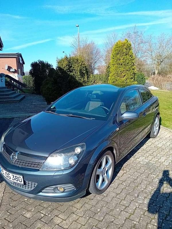 Gebraucht Opel Astra 116 PS (85 kW) 2008 Coupé