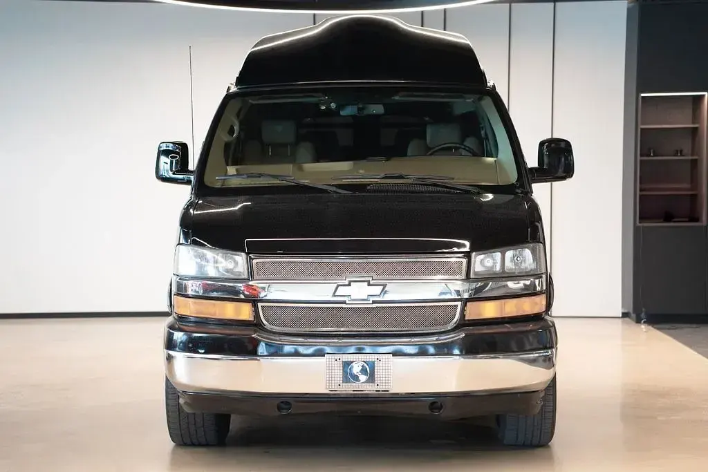 Gebraucht Chevrolet Express 322 PS (236 kW) 2010 Schwarz Van / Kleinbus