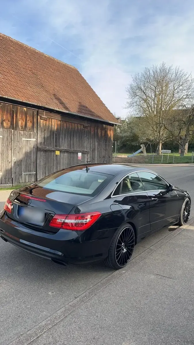 Usata Mercedes E250 204 CV (150 kW) 2009 Nero Coupé