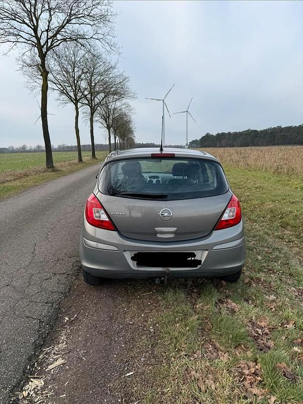 Gebraucht Opel Corsa 85 PS (62 kW) 2012 Gold Kleinwagen