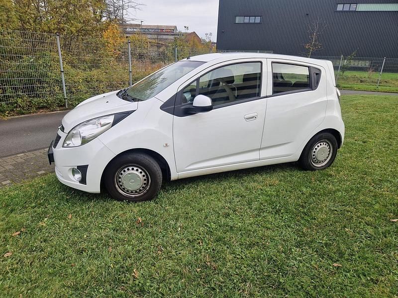 Gebraucht Chevrolet Spark 68 PS (50 kW) 2013 Weiß Kleinwagen