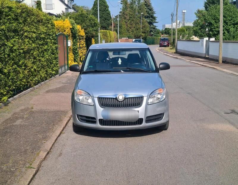 Silber Gebraucht 2009 Skoda Fabia Elegance Kleinwagen | 1.250 € (Superpreis) - Bild 1/4