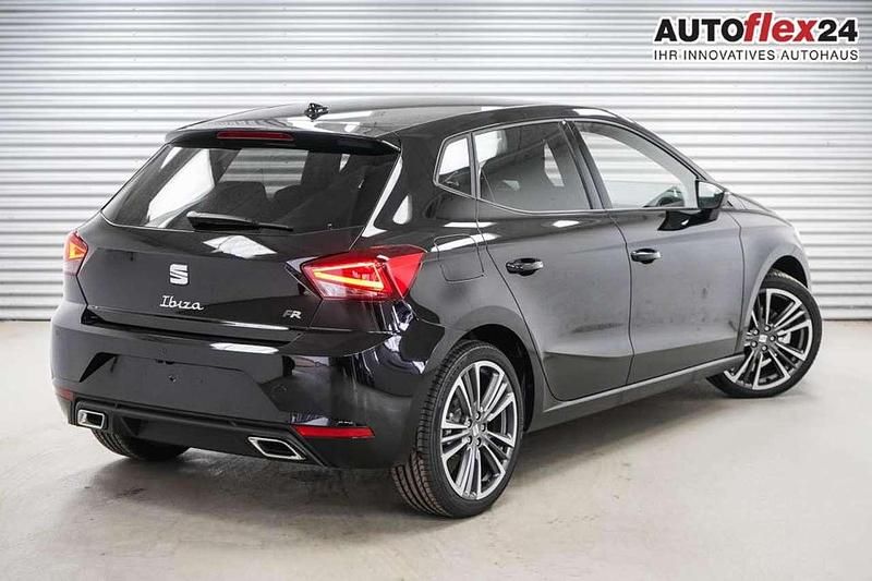 Midnightblack metalli... Neu 2025 Seat Ibiza FR Limousine | 25.241 € (Fairer Preis) - Bild 1/4