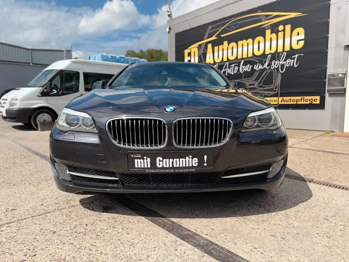Gebraucht BMW 523 Efficient Dynamics 204 PS (150 kW) 2011 Schwarz Limousine