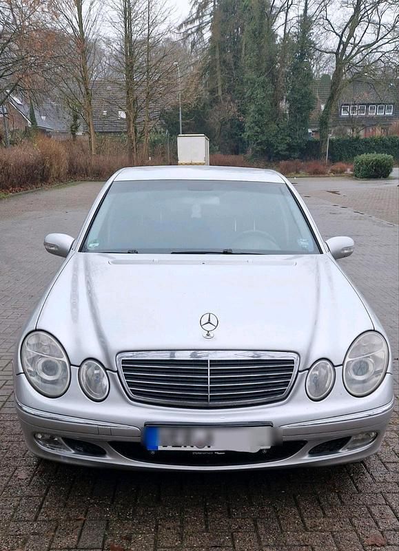 Gebraucht 2004 Mercedes E220 Limousine | 2.700 € (Superpreis) - Bild 1/4