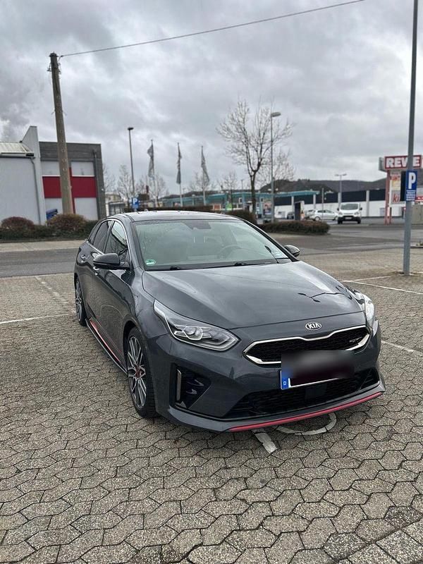 Grau Gebraucht 2020 Kia ProCeed GT Kombi | 21.600 € (Fairer Preis) - Bild 1/4