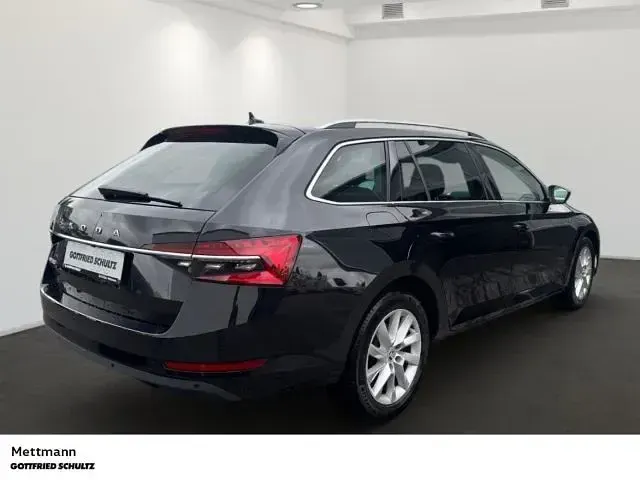 Gebraucht Skoda Superb Style 150 PS (110 kW) 2024 Schwarz Kombi