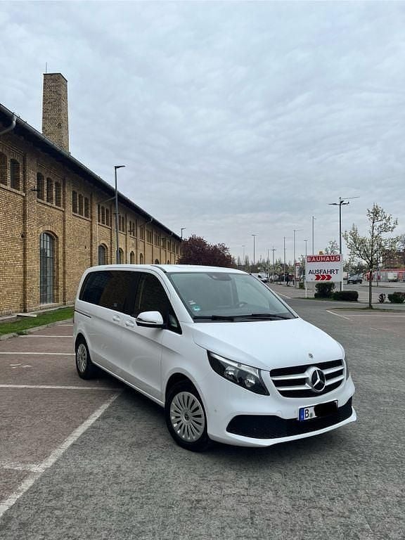 Gebraucht Mercedes V250 190 PS (139 kW) 2019 Weiß Van / Kleinbus
