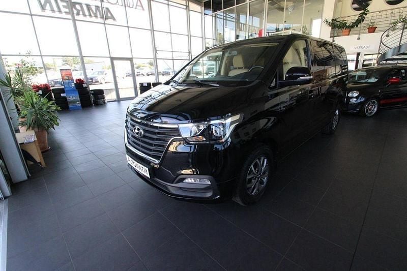 Schwarz Gebraucht 2020 Hyundai H-1 Premium Van / Kleinbus | 28.400 € (Superpreis) - Bild 1/4