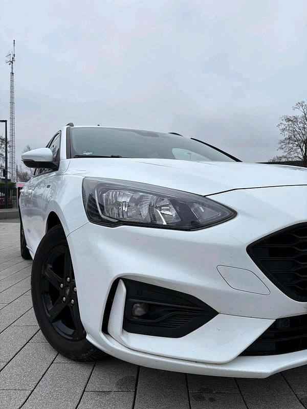 Gebraucht Ford Focus ST-Line 125 PS (91 kW) 2019 Weiß Kombi