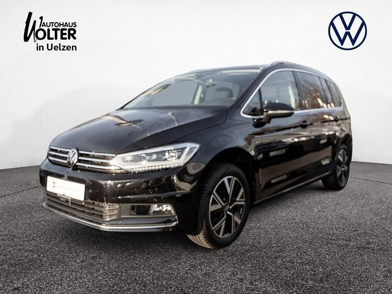 Deep black Gebraucht 2022 VW Touran Highline Van / Kleinbus | 28.470 € (Fairer Preis) - Bild 1/4