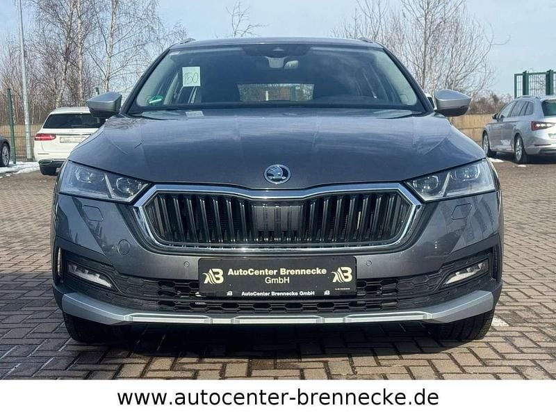 Gebraucht Skoda Octavia Scout 4x4 200 PS (147 kW) 2022 Graphite grey Kombi