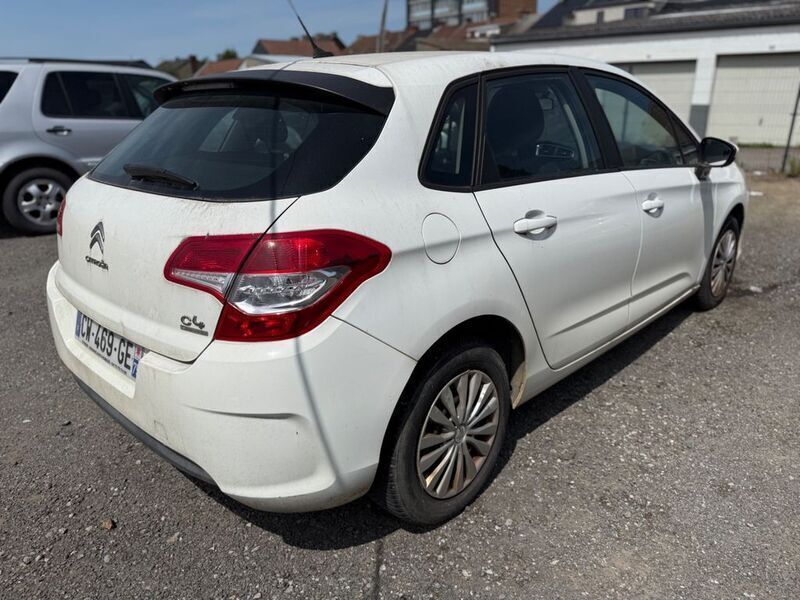 Gebraucht Citroën C4 Attraction 111 PS (81 kW) 2013 Weiß Limousine