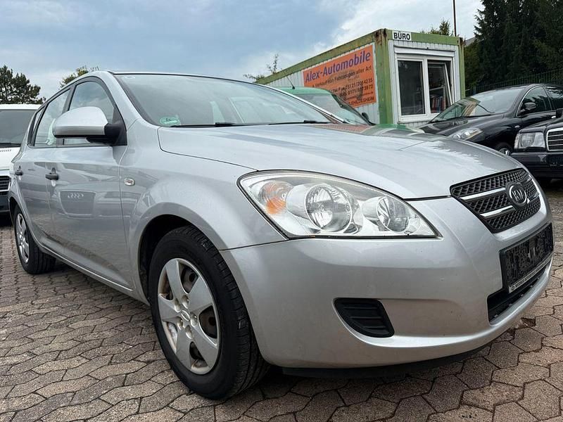 Gebraucht Kia Ceed EX 109 PS (80 kW) 2009 Silber Kleinwagen