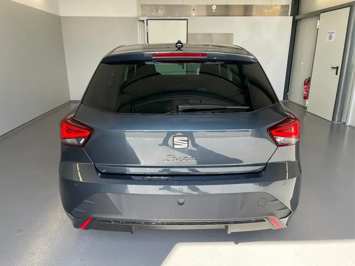 Neu Seat Ibiza CONNECT 116 PS (85 kW) 2026 [s7s7] magnetic grau metallic Kleinwagen