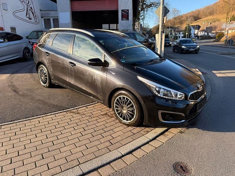 Gebraucht Kia Ceed Platinum 135 PS (99 kW) 2016 Schwarz Kleinwagen