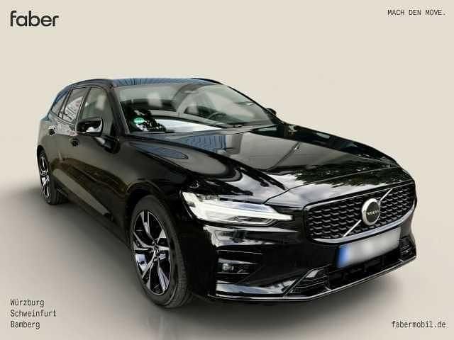 Gebraucht Volvo V60 Plus 197 PS (144 kW) 2024 Onyx black metallic Kombi
