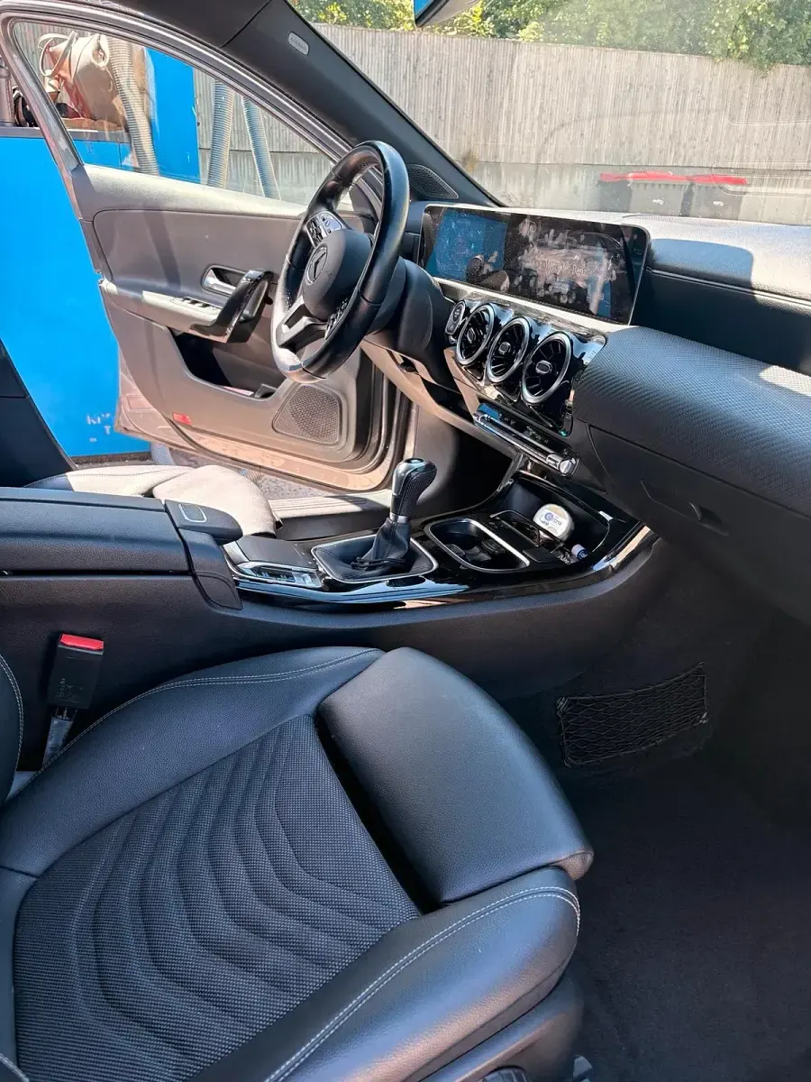 Gebraucht Mercedes A160 109 PS (80 kW) 2019 Grau Kleinwagen