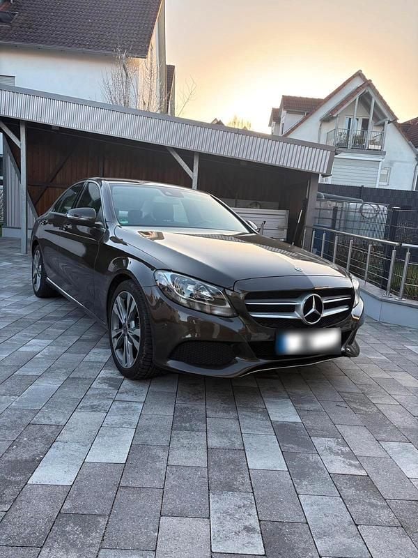 Gebraucht Mercedes C220 Avantgarde 170 PS (125 kW) 2018 Braun Limousine
