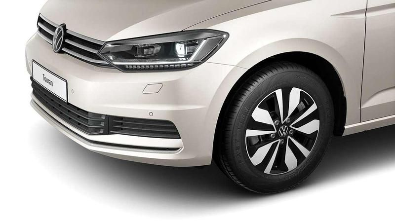 Gebraucht VW Touran Move 150 PS (110 kW) 2023 Ivory silver metallic Van / Kleinbus