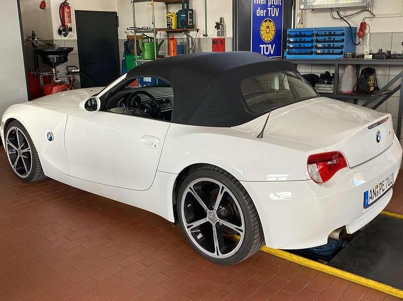Gebraucht BMW Z4 150 PS (110 kW) 2007 Weiß Cabrio