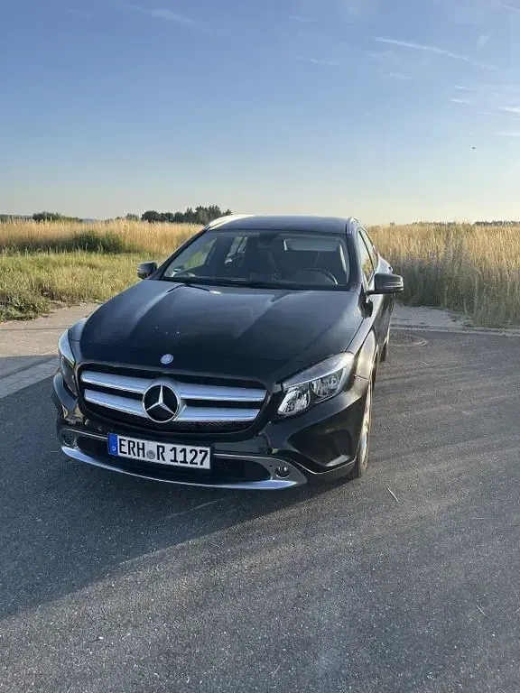 Gebraucht Mercedes GLA220 170 PS (125 kW) 2015 Schwarz SUV