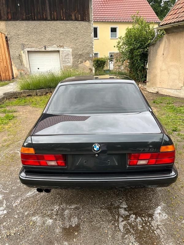 Second-hand BMW 730 188 CP (138 kW) 1993 Negru Berlinǎ