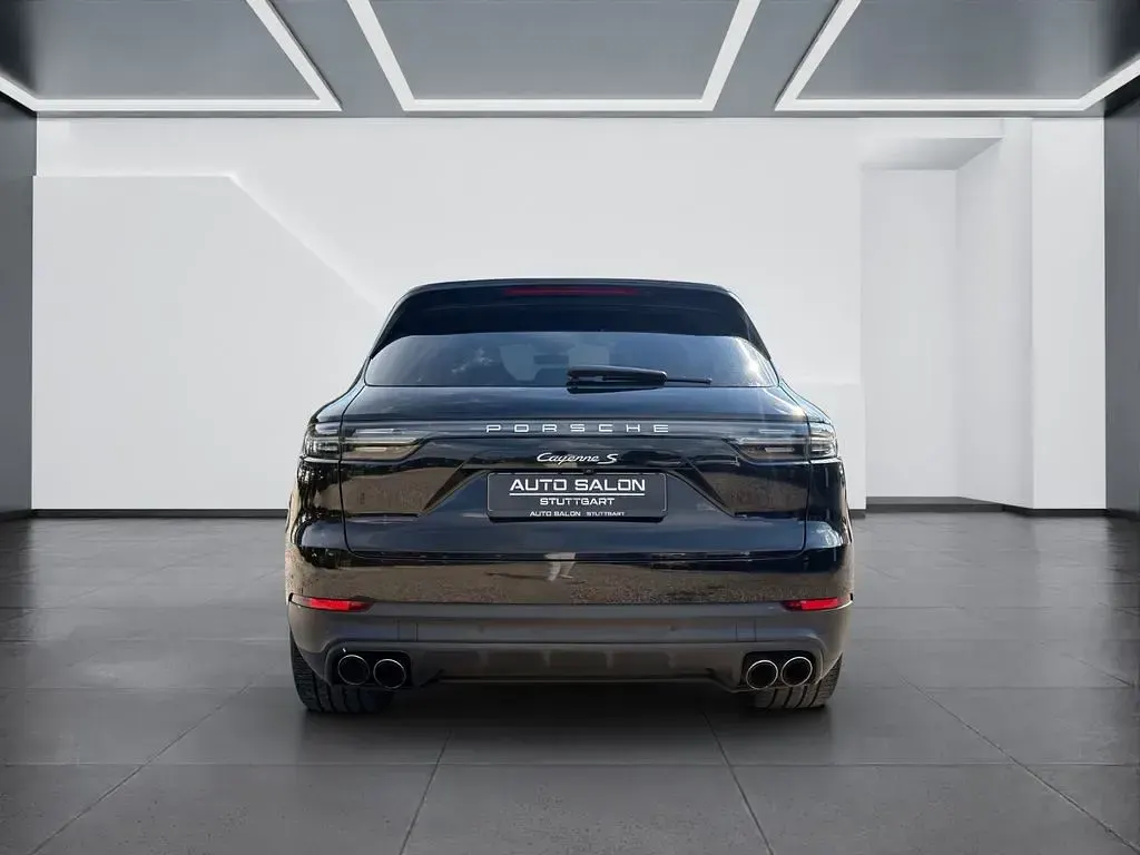Gebraucht Porsche Cayenne Chrono 441 PS (324 kW) 2018 Schwarz SUV