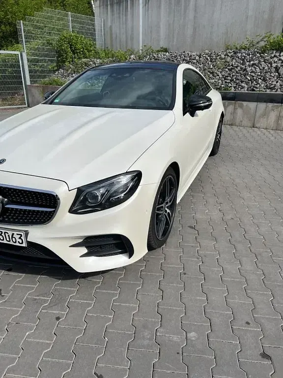 Gebraucht Mercedes E300 AMG line 245 PS (180 kW) 2017 Weiß Coupé