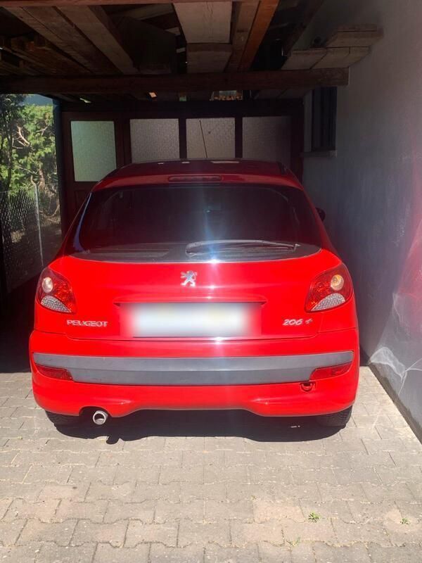 Rot Gebraucht 2009 Peugeot 206+ Kleinwagen | 1.700 € (Guter Preis) - Bild 1/4